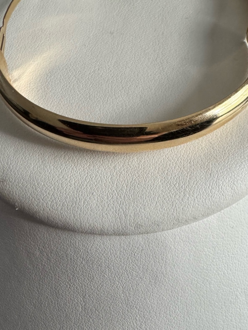 14K Yellow Gold Vintage Hammered Bangle Bracelet 7.5 etched diamond cut - Picture 4 of 6
